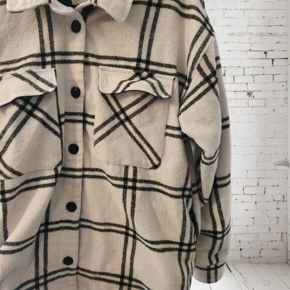 Altar’d State Plaid Shacket – Women’s Medium - Picture 6 of 11
